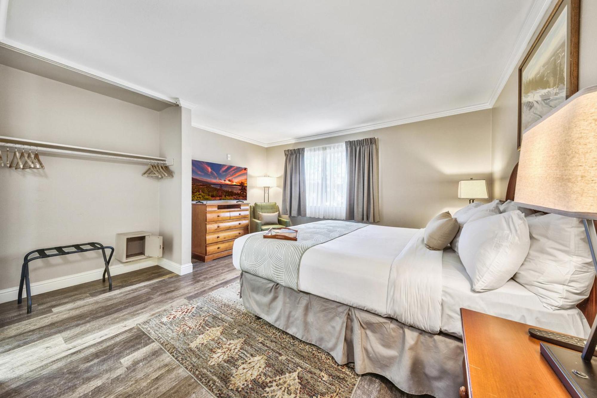 One-Bedroom Deluxe Suite